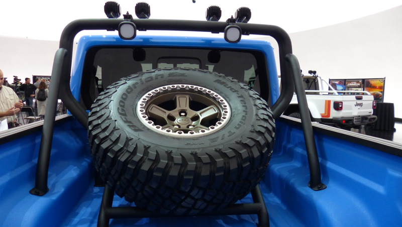 Illustration for article titled The Jeep J6 Concept Is the Regular Cab Long-Bed Jeep Pickup We've All Been Yearning For